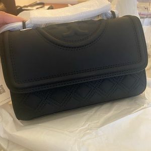 TORY BURCH FLEMING MATTE SMALL CONVERTIBLE SHOULDER BAG ALL BLACK